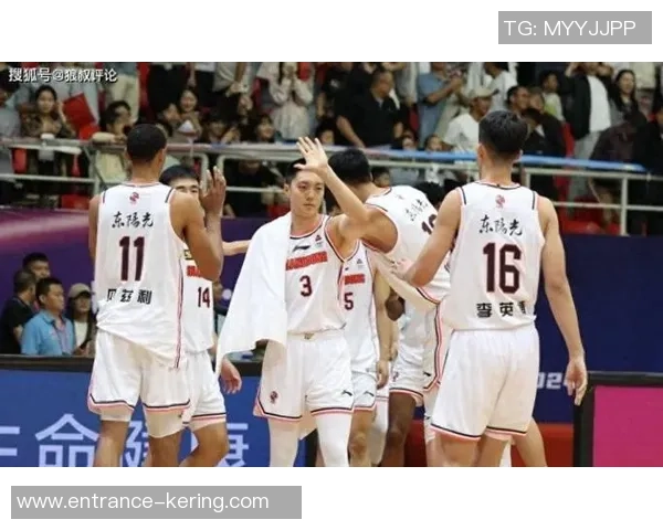 2015年CBA季后赛广东队与山东队激战回顾与精彩瞬间分析